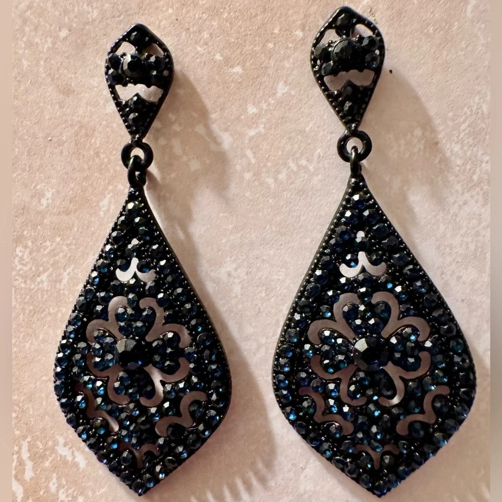 Dangle Drop Black Crystal Rhinestone Earrings - Picture 2 of 6